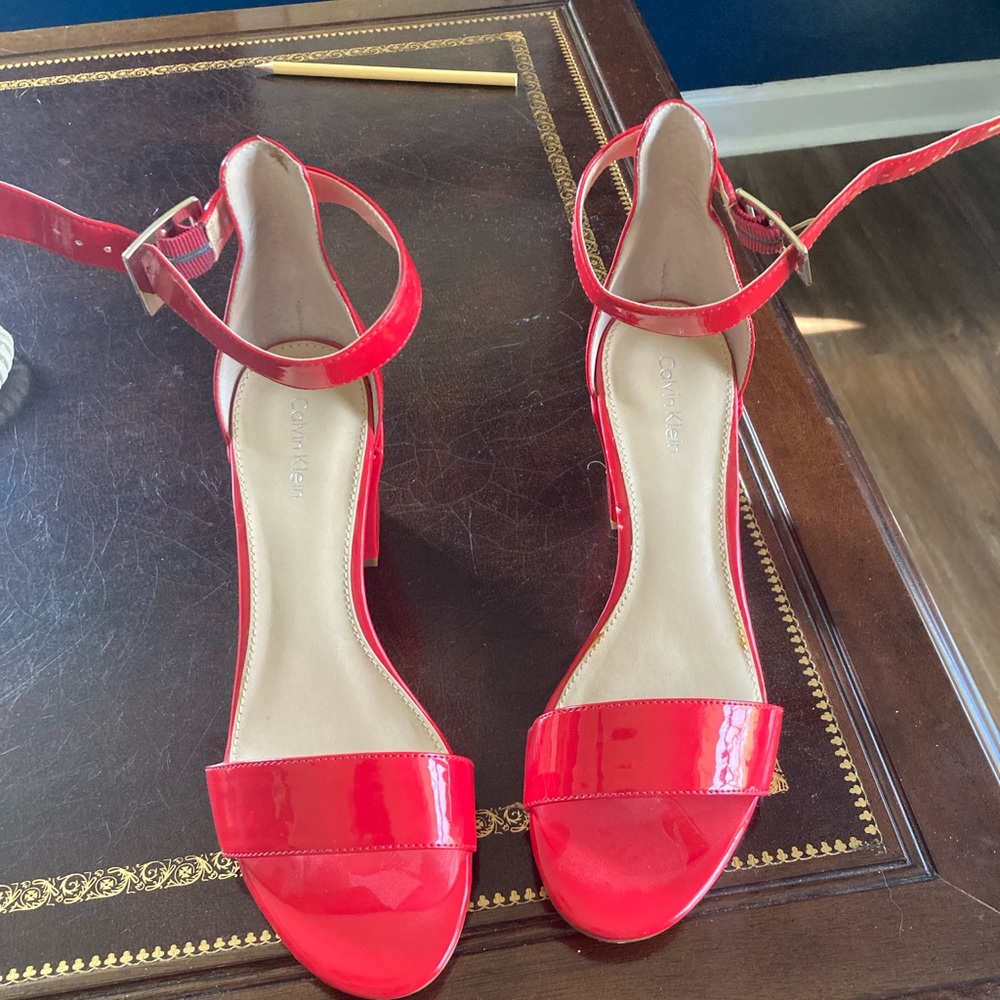 Calvin Klein Size 7